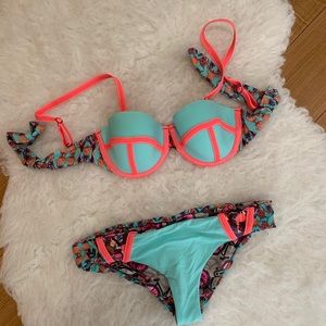 Tone it Up Maaji Bikini (2016)